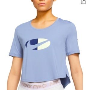 Nike Dri-FIT Plus Size Logo Cropped Top
RETAIL: 40 Plus Size: 2X